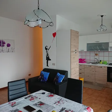 דירה Casa Emilia לואנו
